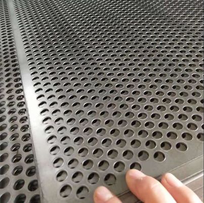 Punching ανοξείδωτου ASTM AISI πιάτο 0.3mm SUS304L cold-rolled γύρω από την τρύπα