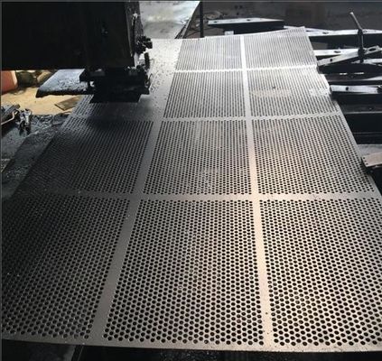 Punching ανοξείδωτου ASTM AISI πιάτο 0.3mm SUS304L cold-rolled γύρω από την τρύπα
